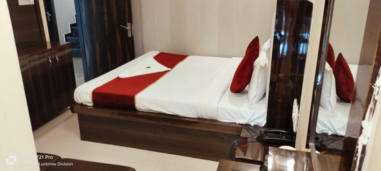 Hotel Kbs Lucknow Eksteriør billede