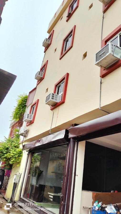 Hotel Kbs Lucknow Eksteriør billede