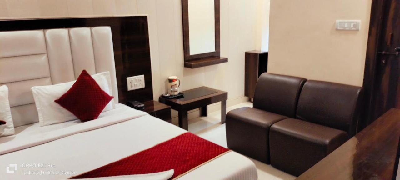 Hotel Kbs Lucknow Eksteriør billede