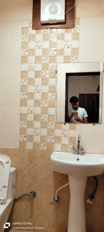 Hotel Kbs Lucknow Eksteriør billede