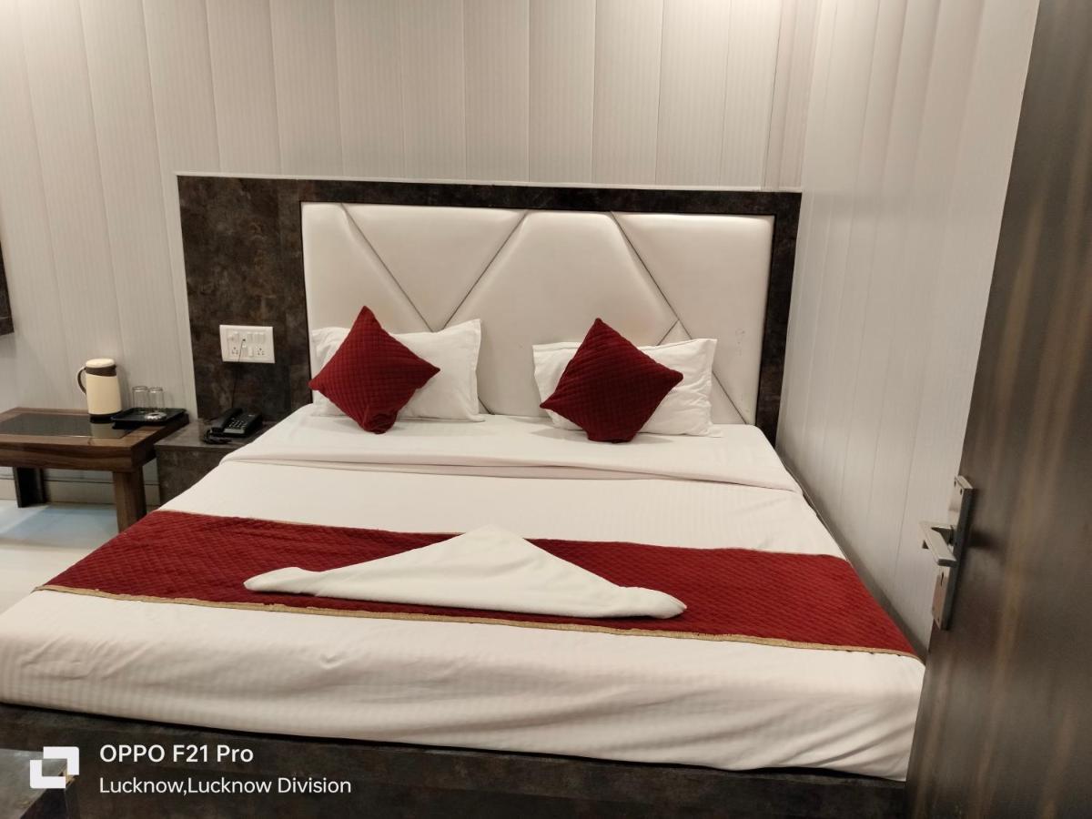 Hotel Kbs Lucknow Eksteriør billede