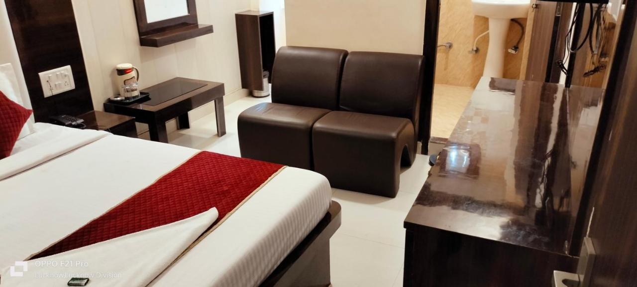 Hotel Kbs Lucknow Eksteriør billede