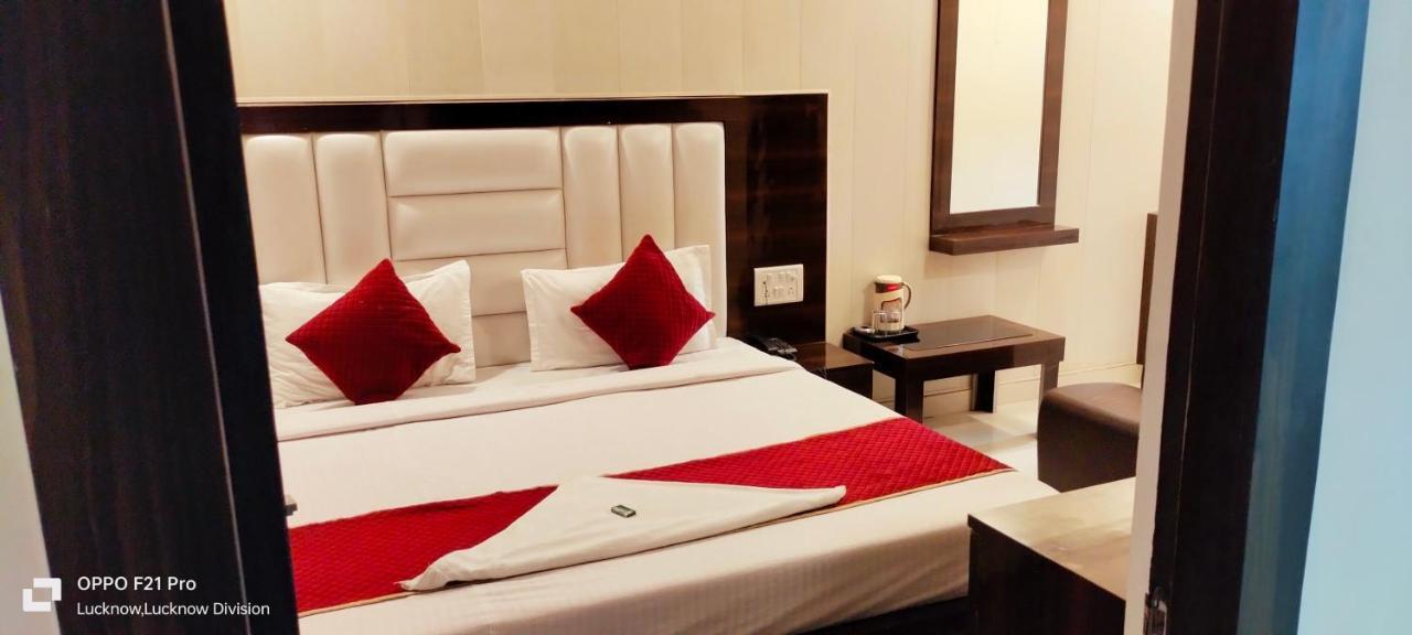 Hotel Kbs Lucknow Eksteriør billede